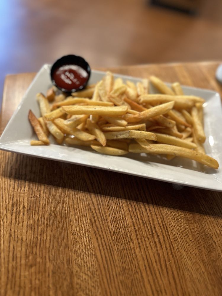 Social spots from Kelly’s Oyster House & Bar