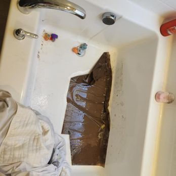 1 800 Water Damage - their packers put my stuff in a leaking tub - Damage Restoration Near Me - Murrieta, California 1 800 Water Damage - their packers put my stuff in a leaking tub - Damage Restoration Near Me - Murrieta, California
