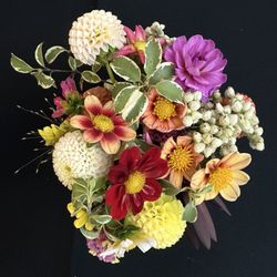 San Luis Obispo United Methodist Church - Arrangement of tiny Dahlias