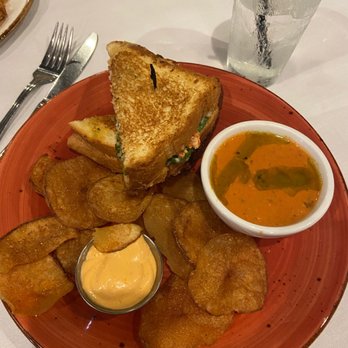 The Union Kitchen - Lobster Grilled Cheese Sandwich - New American Near Me - Kingwood, Texas