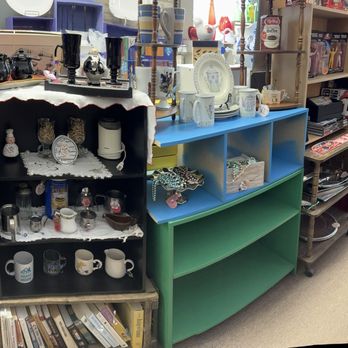 Peach Creek Antiques - Antiques Near Me - Gonzales, Texas Peach Creek Antiques - Antiques Near Me - Gonzales, Texas