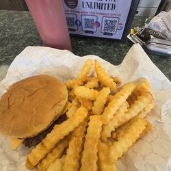 Tomak's Burgers - Cheeseburger and fries
