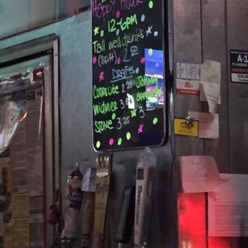 Kelli's - Happy hour - Sports Bars Near Me - Salem, Oregon