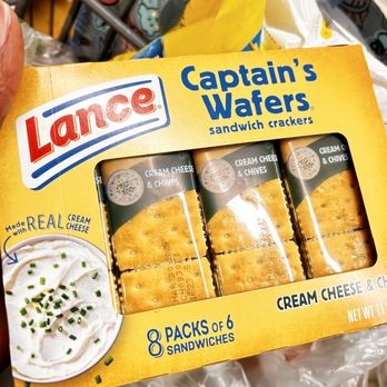 Weis Markets - a hand holding a package of crackers - Grocery Near Me - Nottingham, Maryland Weis Markets - a hand holding a package of crackers - Grocery Near Me - Nottingham, Maryland