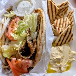 Ali's Arco Home Of Delicious Gyro & Chicago Corned Beef Reuben - Fresh pita and hummus with gyro!