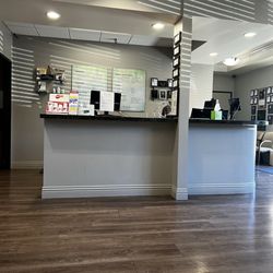 Unruh Spine Center - Reception area