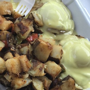 Irene's Cafe - Eggs Benedict and potatoes - American Near Me - Fresno, California