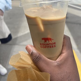 Equator Coffees - Iced Vanilla Latte - Coffee & Tea Near Me - San Francisco, California