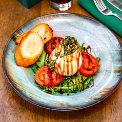 Mera - Burrata Salad
