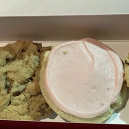 Chocolate chip & pink sugar