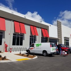 Parking lot of Doral location
