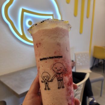 Happy Lemon - a hand holding a strawberry milkshake - Bubble Tea Near Me - Castro Valley, California