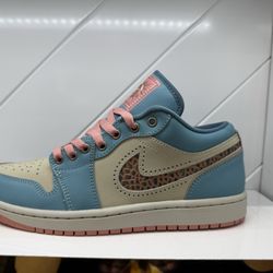 Shoe Palace - Jordan 1 Low SE Somos Eternos.