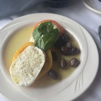 94th Aero Squadron - Mozzarella Caprese - New American Near Me - Miami, Florida