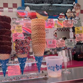 Sweet Sensations - Inside - Ice Cream & Frozen Yogurt Near Me - Babylon, New York