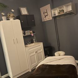 The Knot Spot Massage Studio