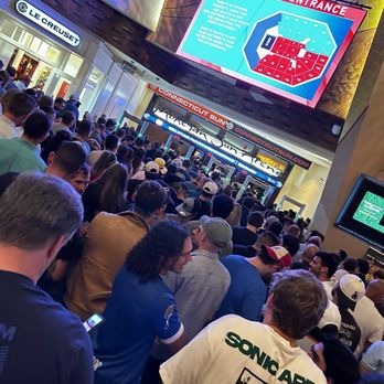 Mohegan Sun - The whole place was like this you can't even move! - Hotels Near Me - Uncasville, Connecticut Mohegan Sun - The whole place was like this you can't even move! - Hotels Near Me - Uncasville, Connecticut