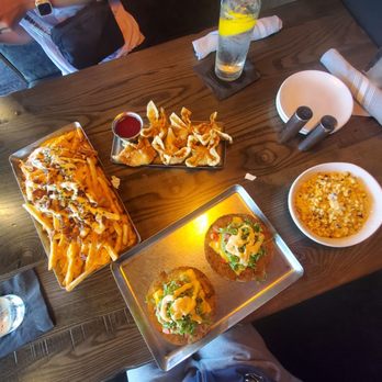 Twisted Tavern - Crab Rangoon, loaded fries, smash tacos, and Chipotle corn - American Near Me - Arnold, Missouri