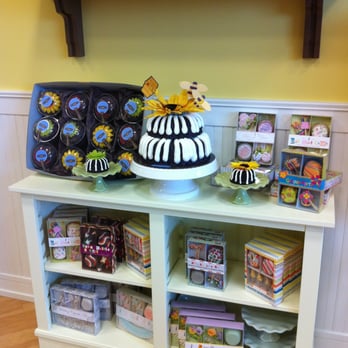Nothing Bundt Cakes - Bakeries Near Me - Nashville, Tennessee