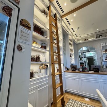 Bacio di Latte - Inside - Gelato Near Me - Newport Beach, California