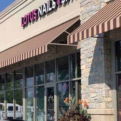 Lotus Nail Salon - Front entrance