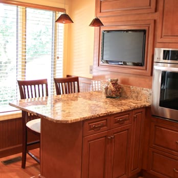 Halco Showroom - Traditional Raised Panel Maple Peninsula - Cabinetry Near Me - Malden, Massachusetts