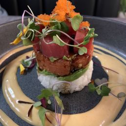 Chef choice : blue fin tuna, tuna tataki (w/ spice), avocado& rice. Very delicious! Chef choice : blue fin tuna, tuna tataki (w/ spice), avocado& rice. Very delicious!