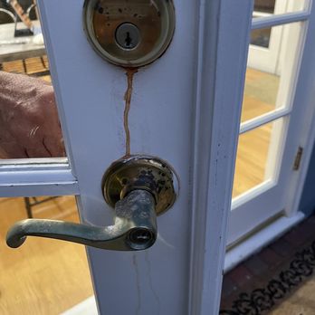 Vrbo - Living room kitchen patio door - Vacation Rentals Near Me - Wareham, Massachusetts