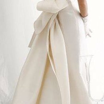 Joan Gilbert Bride - Le Spose di Gio for Joan Gilbert Bride European Collection for more information contact JoanGilbertBride.com - Bridal Near Me - San Francisco, California Joan Gilbert Bride - Le Spose di Gio for Joan Gilbert Bride European Collection for more information contact JoanGilbertBride.com - Bridal Near Me - San Francisco, California
