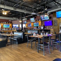 Big Walnut Grill - Huge space, very cool.
