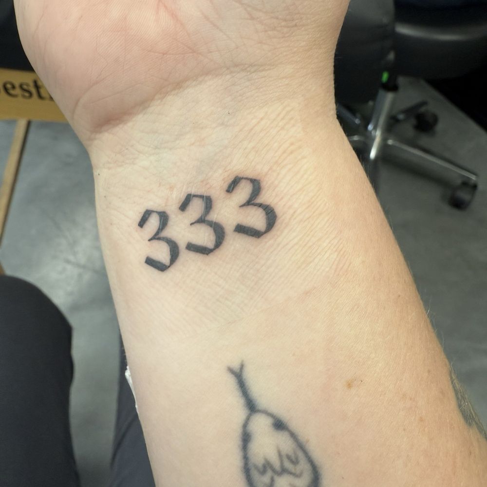 Logan Square Tattoo - Tattoo Near Me - Chicago, Illinois