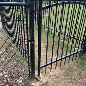 Lakeside Dog Park - Broken gate - Dog Parks Near Me