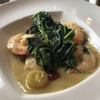 Alberto's Ristorante - Shrimp & Scallops Fiorentina - Italian Near Me - Hyannis, Massachusetts Alberto's Ristorante - Shrimp & Scallops Fiorentina - Italian Near Me - Hyannis, Massachusetts