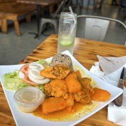 Cafe Rosa - Pollo guisado and Congri.