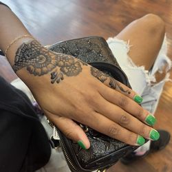 Glam India Threading & Salon - Henna tattoo
