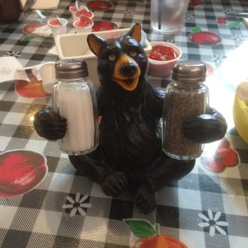 Grizzly Cafe - American Near Me - Wrightwood, California
