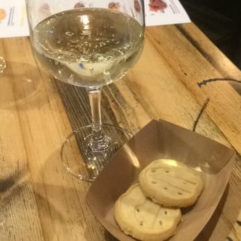 Commonwealth Tap - Girl Scout cookies and wine pairings - Wine Bars Near Me - Prospect, Kentucky