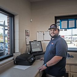 5 Minute Express Car Wash - Columbia - Meet our friendly staff!