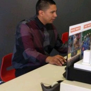 Verizon - This is the gentleman whom claimed to be the manager-on-duty, needs HR training in interpersonal skills, and basic customer service. - Mobile Phones Near Me - Baldwin Park, California