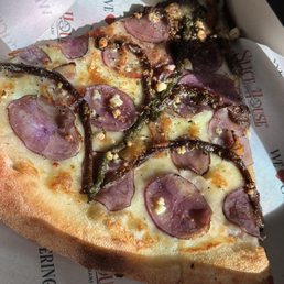 "Spider" black garlic drizzle IG: @ammysalamii "Spider" black garlic drizzle IG: @ammysalamii