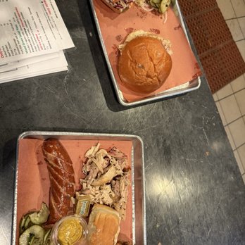 Smokehouse 41 - Sandwich & platter - Barbeque Near Me - Oakhurst, California