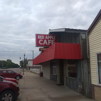 Red Apple Cafe - Outside of restaurant - Cafes Near Me - Mahnomen, Minnesota