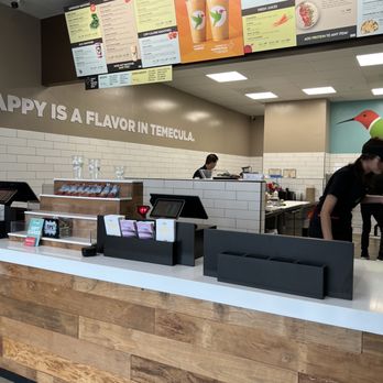Robeks Fresh Juices & Smoothies - Clean decor - Juice Bars & Smoothies Near Me - Temecula, California