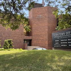 Minnesota Hypnotherapy - View of the front of the building, York Ave and Hazelton Rd.
