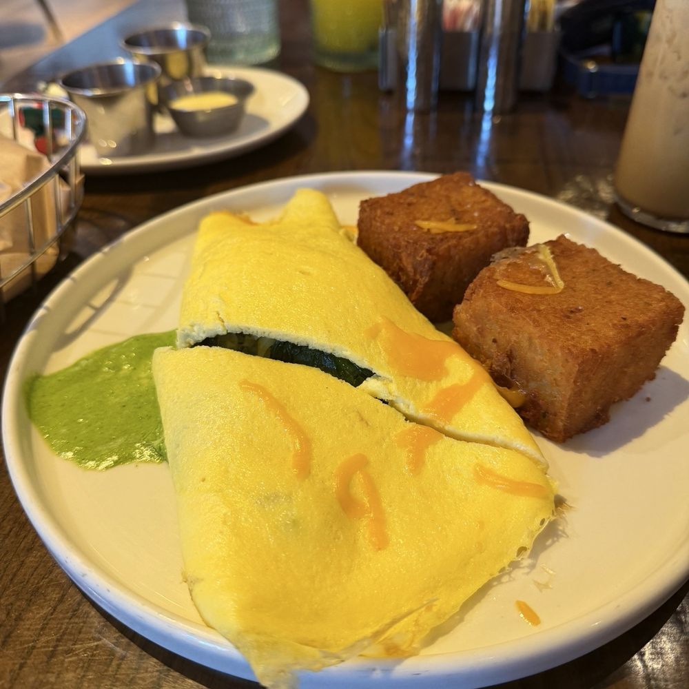 Salt & Ivy - Spinach and leek omelet with cheddar cheese and verde sauce - New American Near Me - Las Vegas, Nevada Salt & Ivy - Spinach and leek omelet with cheddar cheese and verde sauce - New American Near Me - Las Vegas, Nevada
