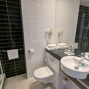 Holiday Inn Express Sloterdijk - Bathroom - Hotels Near Me - Amsterdam, New Hampshire