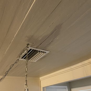 Island Time Inn - Ceiling in the dining area of unit 7 - Vacation Rentals Near Me - Bradenton Beach, Florida