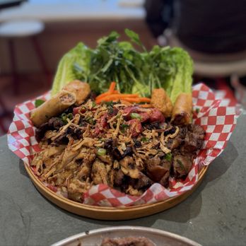 Vietnoms - Woven Vermicelli Noodle Platter - Vietnamese Near Me - Vaughan, Ontario Vietnoms - Woven Vermicelli Noodle Platter - Vietnamese Near Me - Vaughan, Ontario