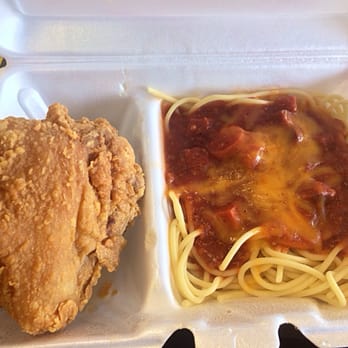 Jollibee - spaghetti snack with chicken - Fast Food Near Me - Carson, California