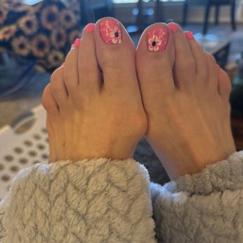 World Nails & Spa - Cute flower for spring - Nail Salons Near Me - Royse City, Texas World Nails & Spa - Cute flower for spring - Nail Salons Near Me - Royse City, Texas